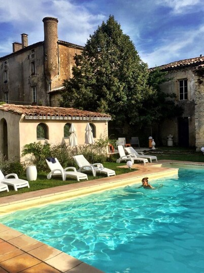 Luxury holiday cottage sleeping 12 in the heart of the Cathar Country