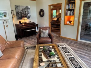 TV, fireplace, DVD player, books