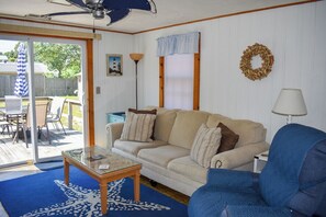 TV - Cape Cod cottage with central air conditioning- only 250 steps to the beach (Dennis Port)