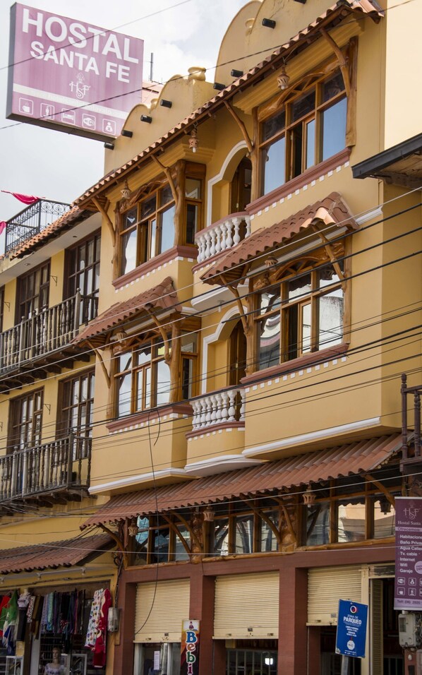 Front of property - Hostal Santa Fe 2 (Otavalo)
