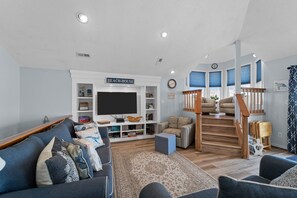TV, DVD player, books, video library - 1890 - The Beach House, 5 Bedroom Semi-Oceanfront Beauty with a Pool & Hot Tub. (Corolla)