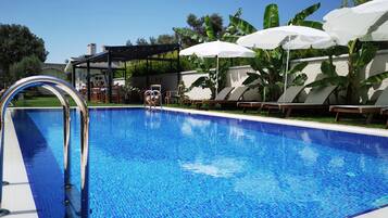 Outdoor pool, pool loungers