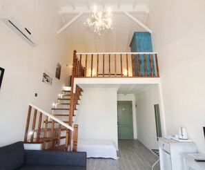 Deluxe Loft, Multiple Beds, Pool View | Minibar, in-room safe, desk, blackout curtains - Duman Boutique Hotel (Cesme)