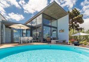 Outdoor pool, a heated pool - New: architect villa with private pool and clear Atlantic view in Puntagorda (Puntagorda)