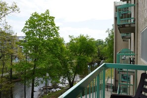 Property grounds - Little Pigeon River 401 2BD Condo with Jacuzzi Tub (PIGEON FORGE)