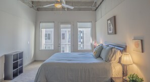 1 habitación, tabla de planchar con plancha, wifi y ropa de cama