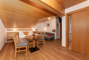 1 slaapkamer, een kluis op de kamer, wifi, beddengoed