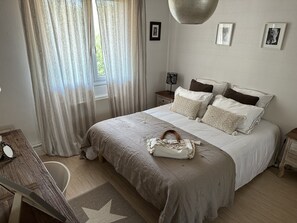 4 chambres, fer et planche à repasser, Wi-Fi gratuit, draps fournis
