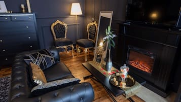 Fernseher, Kamin, Videospiele, DVD-Player