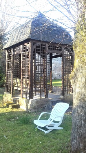 Property grounds - cottage of the Small Mass (Amboise)