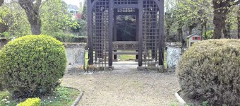 cottage of the Small Mass