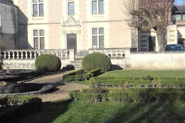 Hotel Joyeuse 16 iéme
