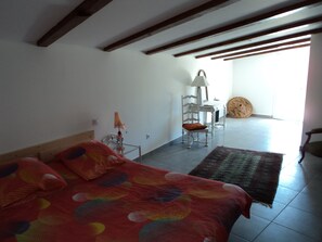 1 bedroom - Guest room in the Drôme with heritage discovery (Pont-de-l'Isère)
