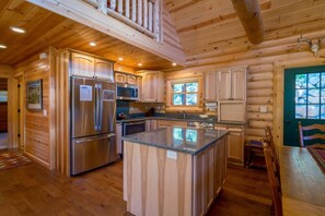 Fridge, microwave, oven, dishwasher - Armstrong Log Cabin Vacation Home at Windcliff (Estes Park)