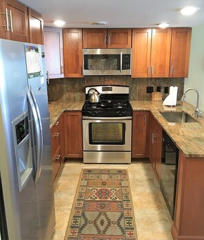 Microwave, oven, dishwasher, coffee/tea maker - Ski-in, Ski-out 2 Br Condo With View of Ski Lift! (Ludlow)