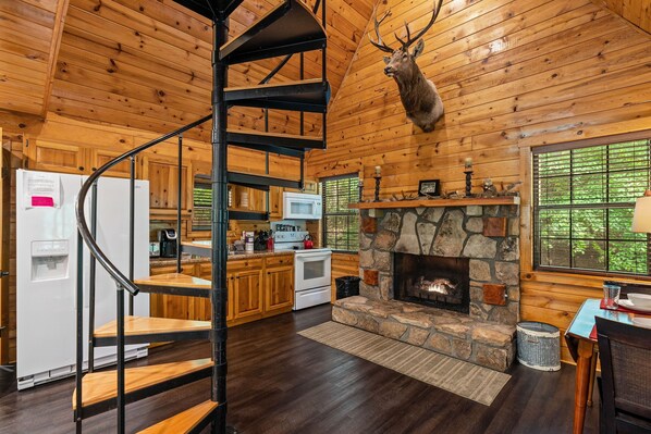 Frigorífico, microondas, horno y cafetera o tetera