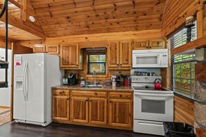 Refrigerador, microondas, horno, cafetera/tetera