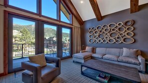 TV, fireplace - Luxury 2Br Residence steps from Heavenly Village & Gondola (South Lake Tahoe)