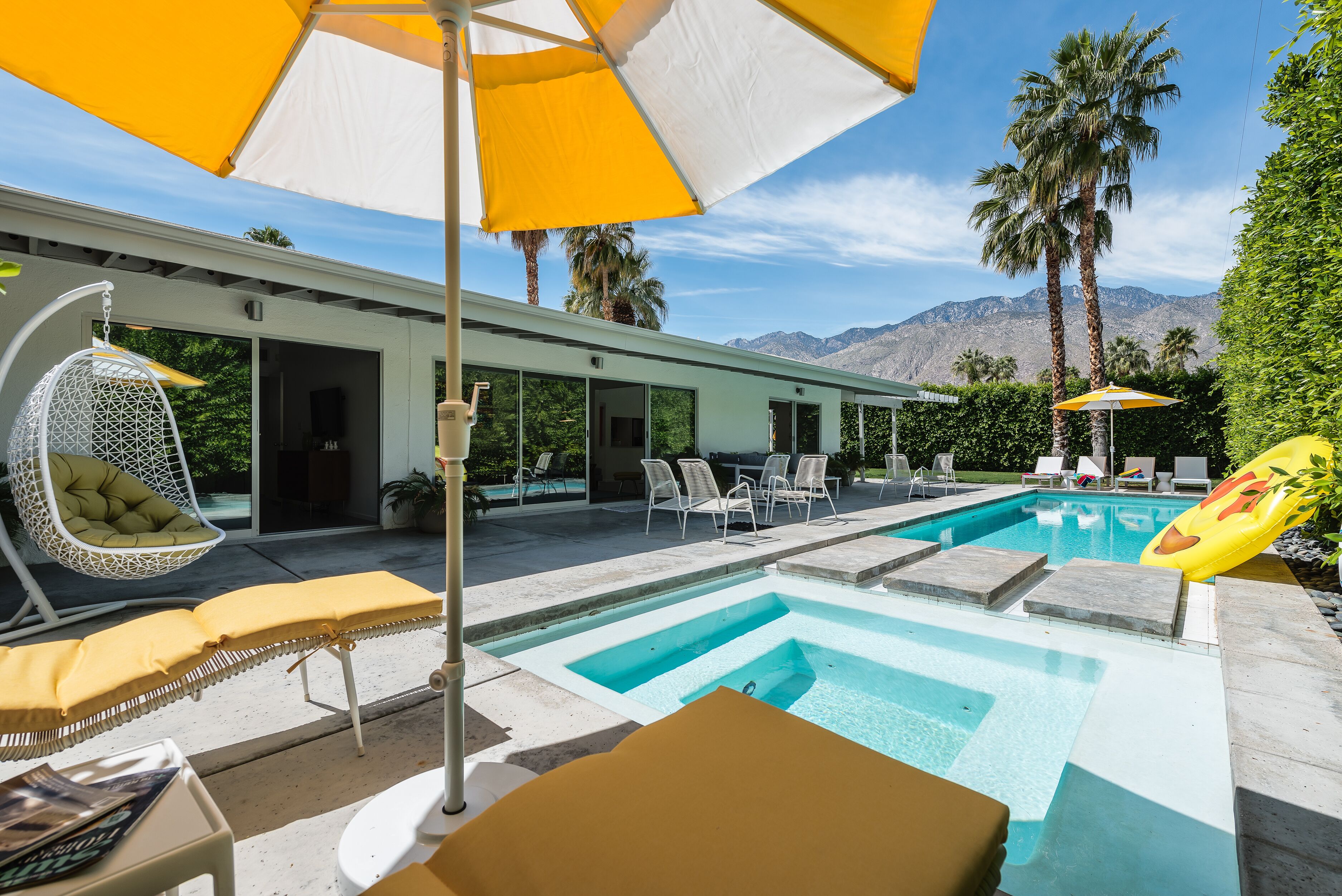 PS AmadoMio: Iconic Mid-Century Style and Architecture