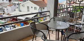 Outdoor dining - Family apartmentwith sea view balcony with sleeping room and living room (UL)