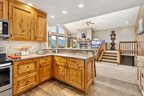 Private kitchen - Mountain Time Luxury Vacation Home at Windcliff by RedAwning (Estes Park)
