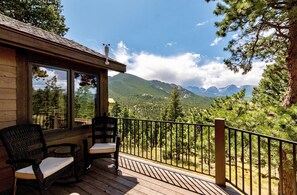 Terrace/patio - Mountain Time Luxury Vacation Home at Windcliff by RedAwning (Estes Park)