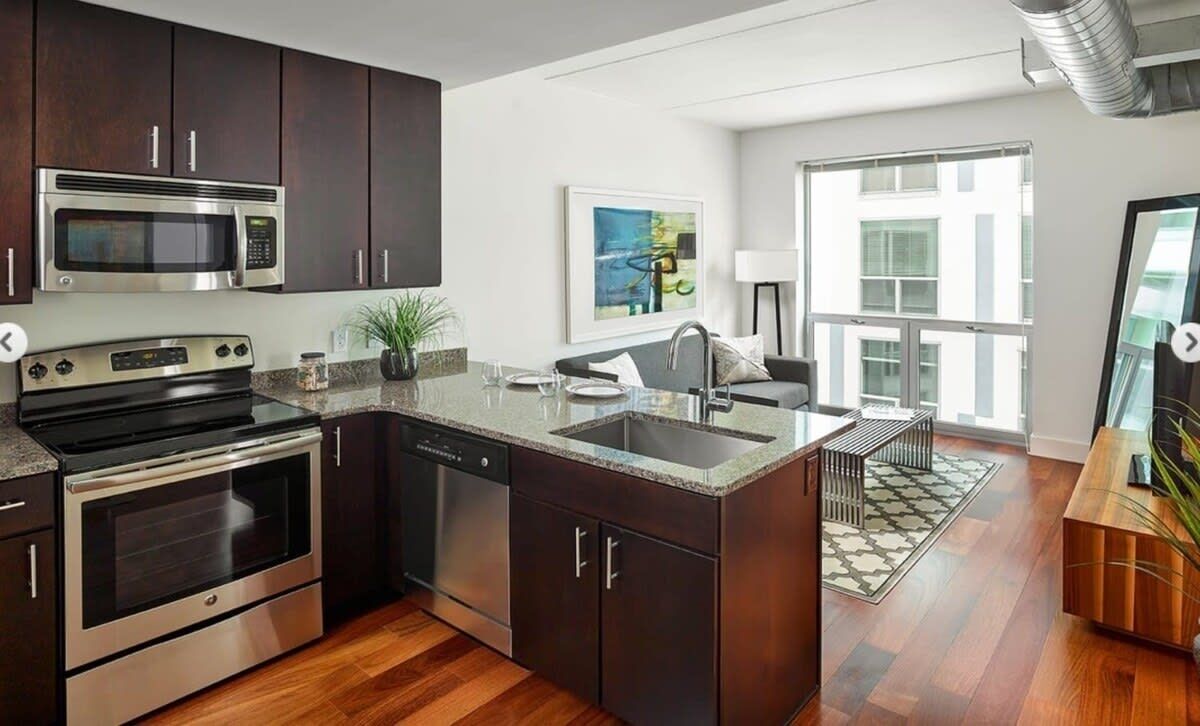 Microwave, oven, dishwasher, coffee/tea maker