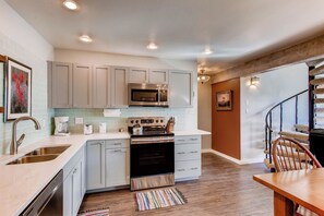 Microonde, forno, lavastoviglie, macchina per tè/caffè