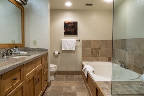 Shower, hair dryer - Three Bedroom Penthouse at the base of Canyons by RedAwning - Save 20% on 7+ Nights! (Park City)
