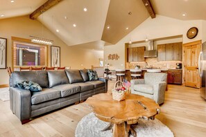 TV, fireplace, DVD player - Luminous 3Br Escape~River Run Townhome with Private Hot Tub (Keystone)