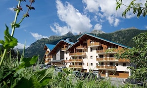 Exterior - accès Piscine + Sauna ! Appart proche du centre (Valfréjus)