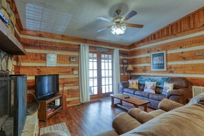 TV, fireplace, DVD player