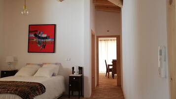 1 bedroom, internet, bed sheets