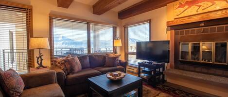 TV, fireplace