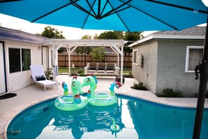 室外泳池、暖水池