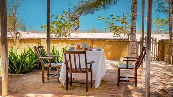 Vista para praia/oceano