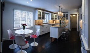 Fridge, microwave, oven, stovetop - Historic Pittsford location.  Private guest suite (Pittsford)