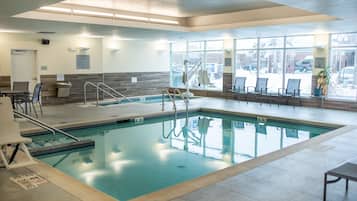 Indendørs pool