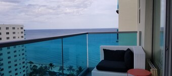 Beautiful and Spacious Ocean-view 2/2 Condo Located on the Beach