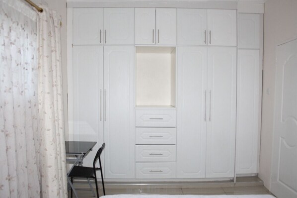 1 bedroom, in-room safe, iron/ironing board, WiFi - LONJETA SELF-CATERING APARTMENTS (Lilongwe)