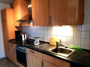 Fridge, microwave, oven, coffee/tea maker