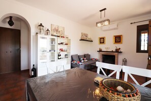 Dining - 1093 Villa Magnolias (Torrox)