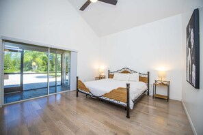 4 bedrooms, iron/ironing board, WiFi, bed sheets