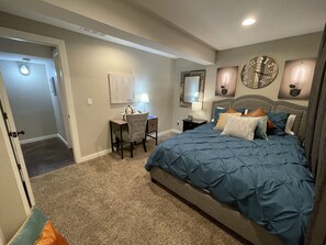 4 bedrooms, desk, iron/ironing board, free WiFi