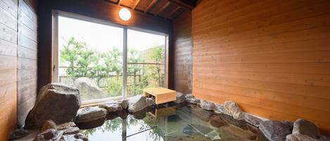 Bañera y ducha independientes, bañera con aguas termales