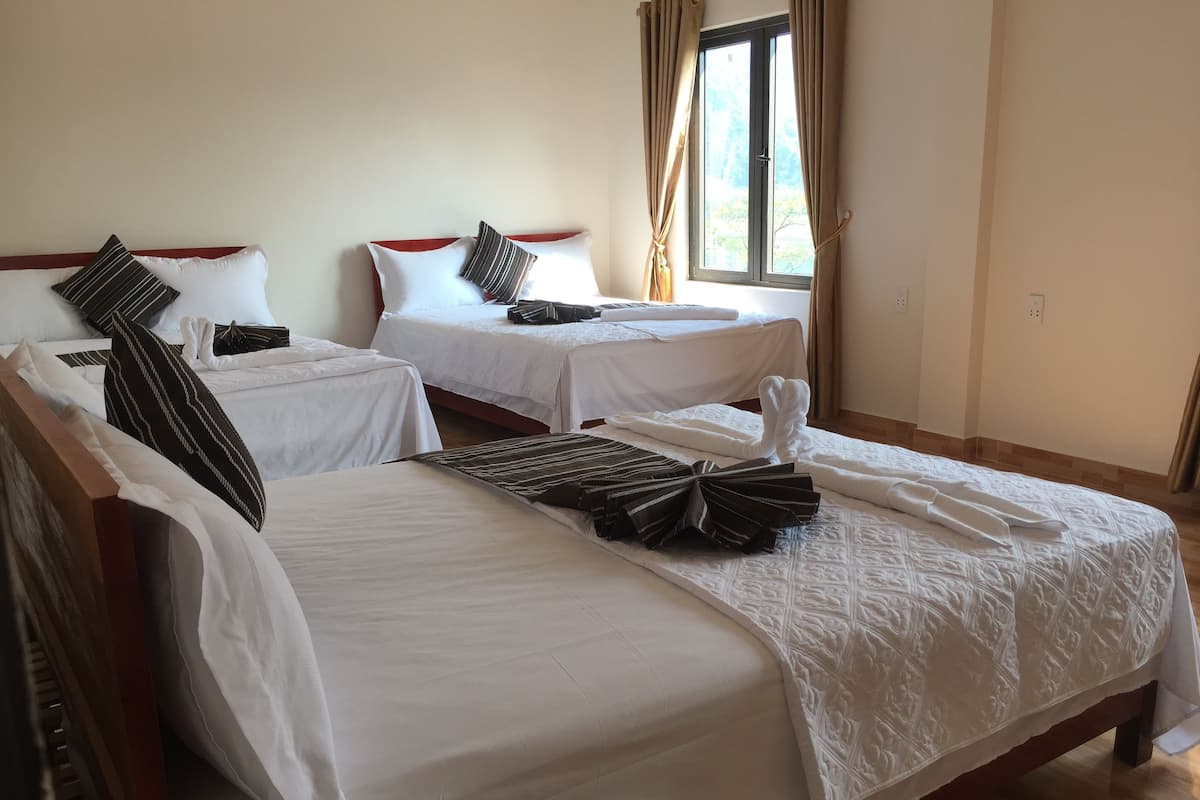 Family Room, Multiple Beds, Mountain View | Premium bedding, free WiFi