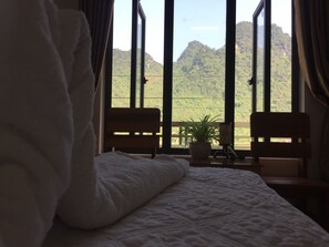 Panoramic-Doppelzimmer, 1 Doppelbett, Flussblick