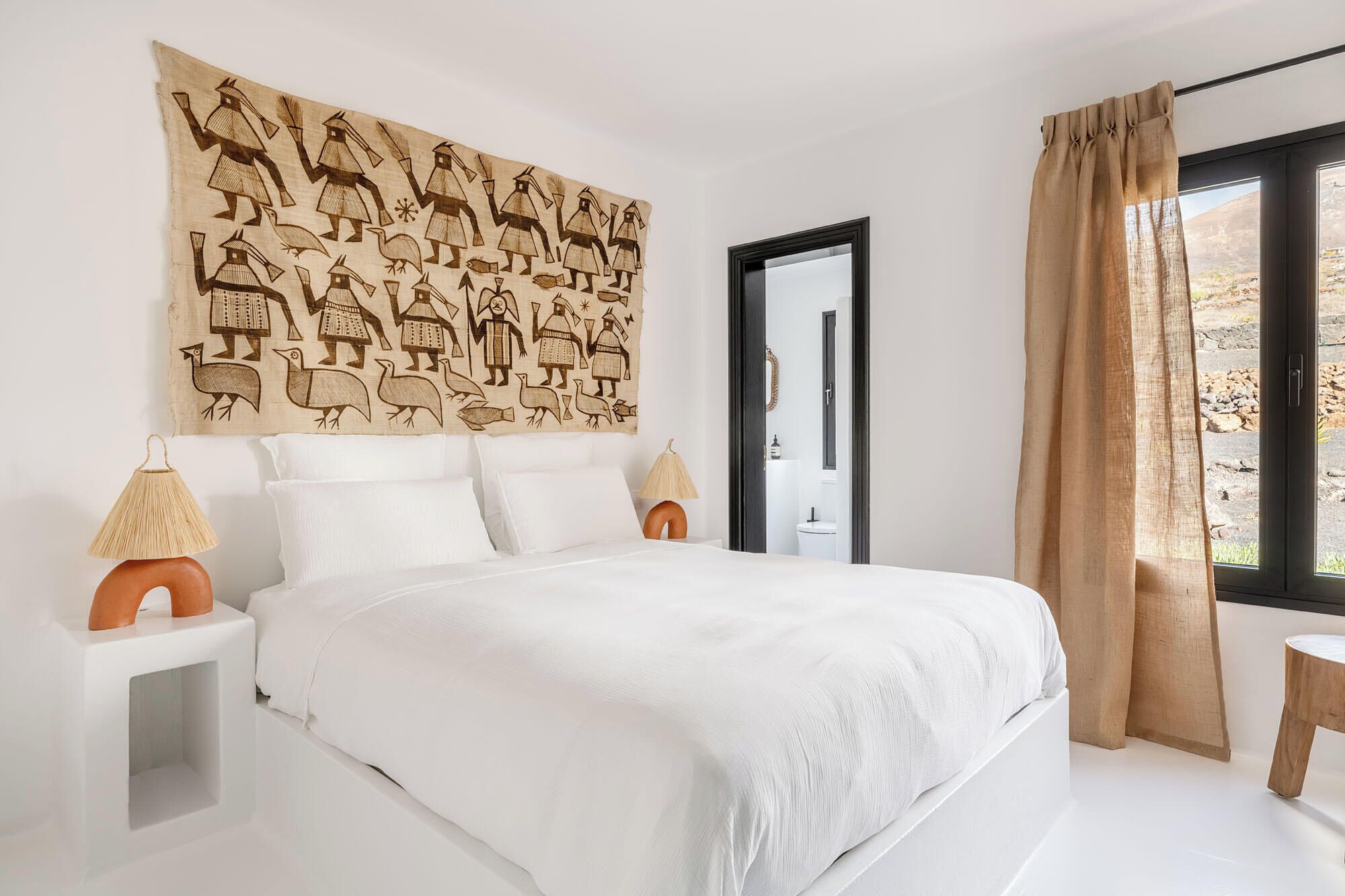 5 bedrooms, free WiFi, bed sheets