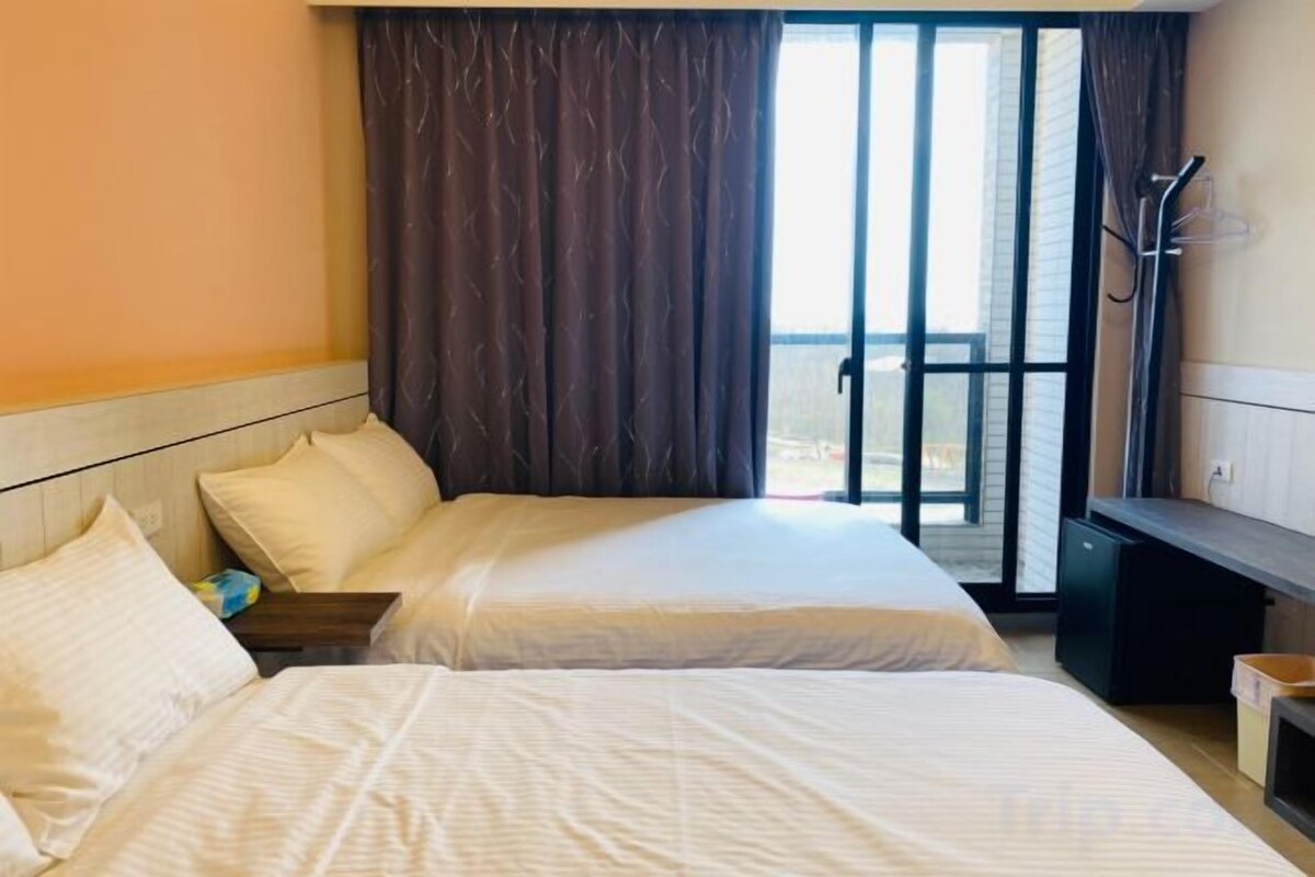 Desk, blackout drapes, WiFi (free), bed sheets