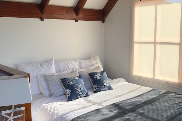 King Size Bed.